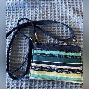 Thirty one Crossbody magnetic wallet/purse